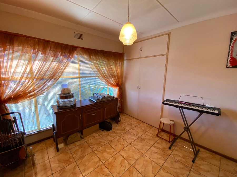 8 Bedroom Property for Sale in Baillie Park North West